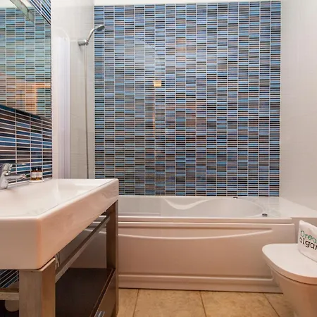 C02 - Luxury 3 Bed With Pool View Apartament Lagos