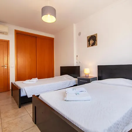 C02 - Luxury 3 Bed With Pool View Lagos