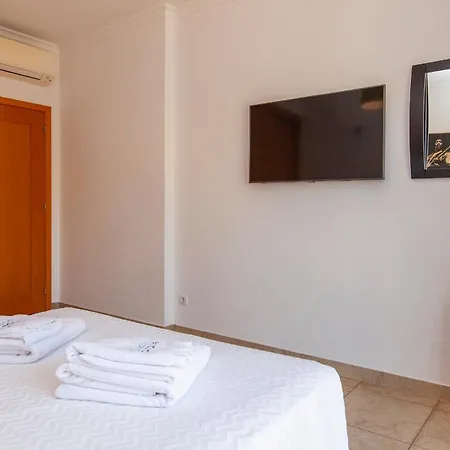 C02 - Luxury 3 Bed With Pool View 아파트 *