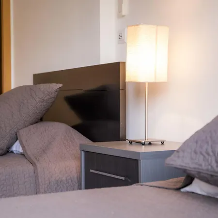 아파트 C02 - Luxury 3 Bed With Pool View 라고스