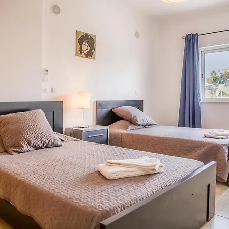 아파트 C02 - Luxury 3 Bed With Pool View 라고스