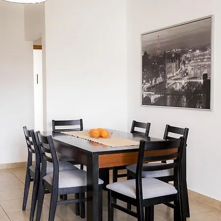C02 - Luxury 3 Bed With Pool View 아파트 *