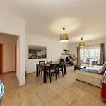 C02 - Luxury 3 Bed With Pool View Lagos