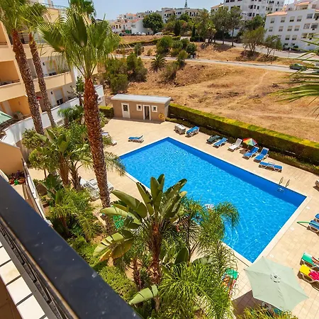 Apartment C02 - Luxury 3 Bed With Pool View *