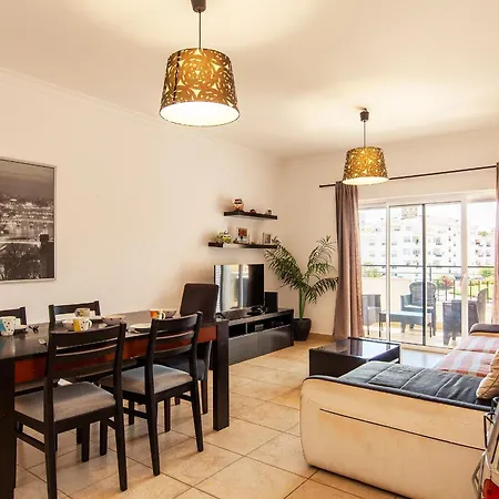 C02 - Luxury 3 Bed With Pool View Lagos