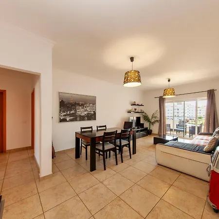 Apartment C02 - Luxury 3 Bed With Pool View *