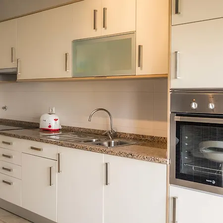 Apartment C02 - Luxury 3 Bed With Pool View Lagos