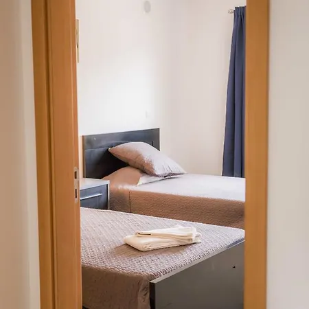 Apartment C02 - Luxury 3 Bed With Pool View Lagos
