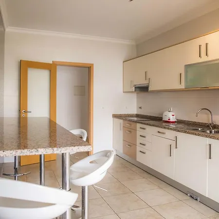 C02 - Luxury 3 Bed With Pool View Lagos