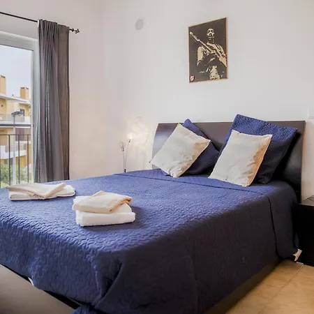 Apartment C02 - Luxury 3 Bed With Pool View *