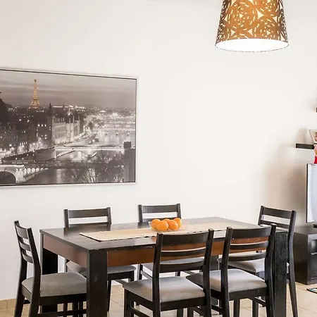 Apartment C02 - Luxury 3 Bed With Pool View *