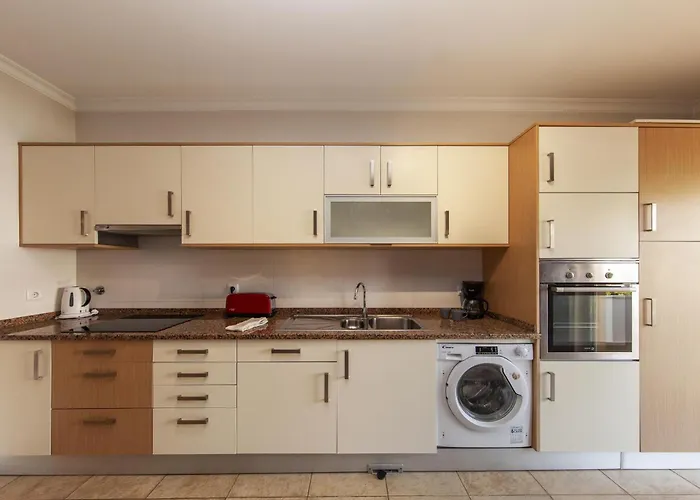 C02 - Luxury 3 Bed With Pool View Lagos