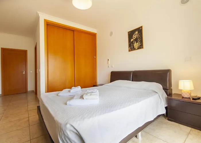 Apartament C02 - Luxury 3 Bed With Pool View *