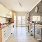 C02 - Luxury 3 Bed With Pool View * Lagos